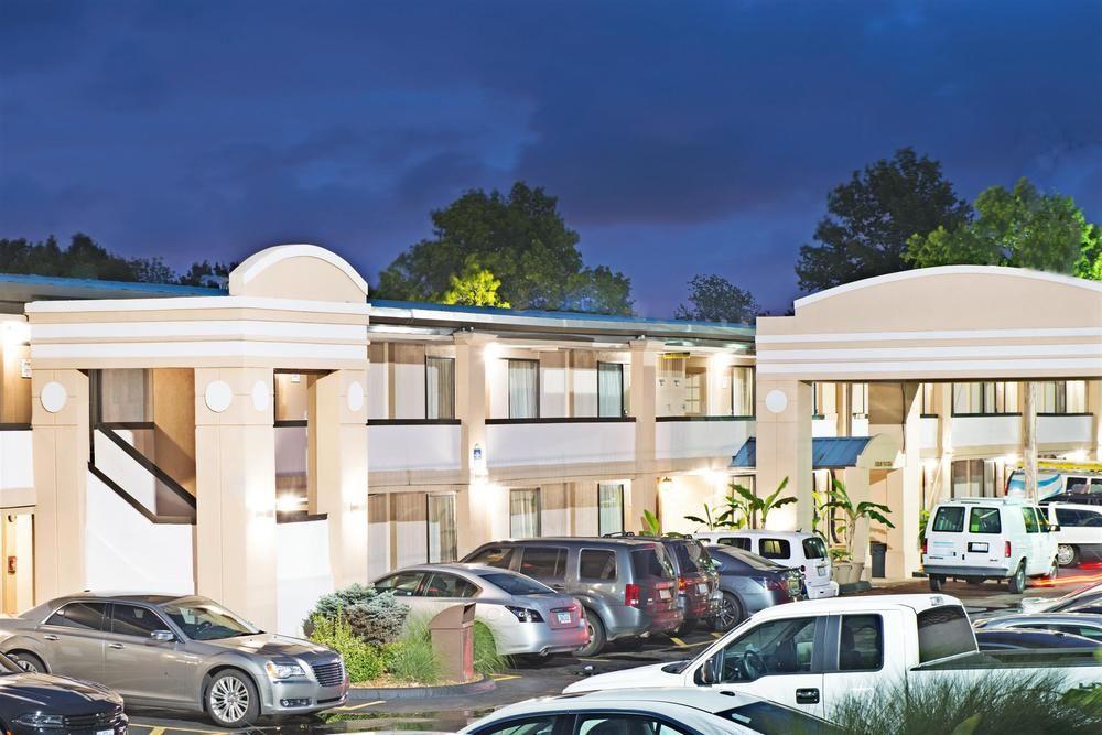 Days Inn By Wyndham St. Louis Lindbergh Boulevard Huntleigh Exterior photo